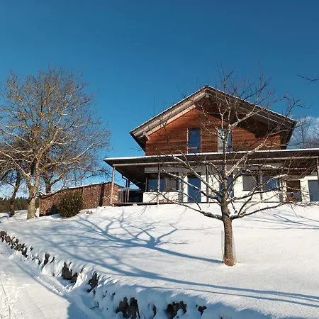 Tatil Evi Haus Am Teich Mit Privater Sauna Sankt Leonhard bei Freistadt