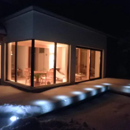 Vakantiehuis Haus Am Teich Mit Privater Sauna