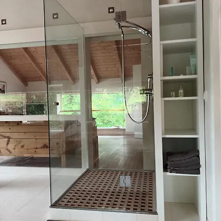 Nyaraló Haus Am Teich Mit Privater Sauna