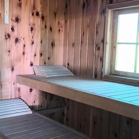 Haus Am Teich Mit Privater Sauna Ferienhaus