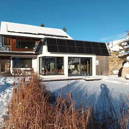Haus Am Teich Mit Privater Sauna Ferienhaus *